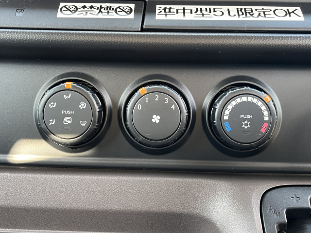 三菱ふそう キャンター 小型 平ボディ 2RG-FBA20(104810) 20枚目