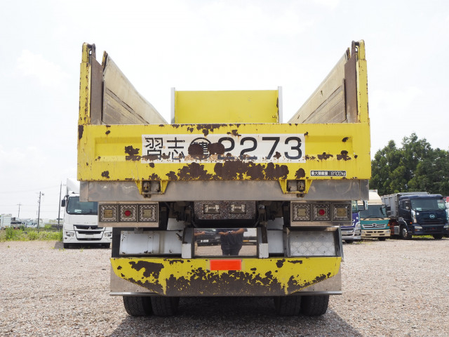 UDトラックス（日産） クオン 大型 土砂ダンプ QKG-CW5XL(110588) 4枚目