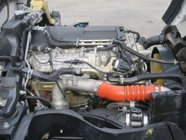 三菱ふそう キャンター 小型 冷蔵冷凍バン 2TG-FBA00(105257) 29枚目