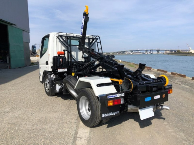 三菱ふそう キャンター 小型 コンテナ専用車 2RG-FBAV0(105268) 3枚目