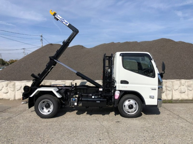 三菱ふそう キャンター 小型 コンテナ専用車 2RG-FBAV0(105268) 6枚目