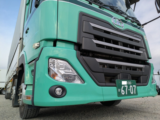 UDトラックス（日産） クオン 大型 ウィング 2PG-CG5CA(105281) 4枚目