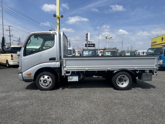 トヨタ ダイナ 小型 平ボディ 2DG-GDY281(105303) 3枚目