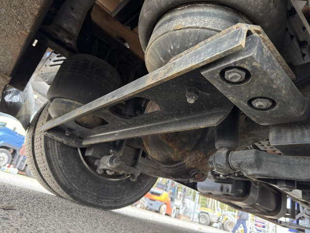 三菱ふそう ファイター 増トン 平ボディ（クレーン付） 2KG-FK65FZ(105334) 24枚目