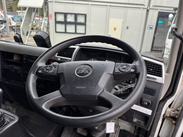 三菱ふそう ファイター 増トン 平ボディ（クレーン付） 2KG-FK65FZ(105334) 29枚目