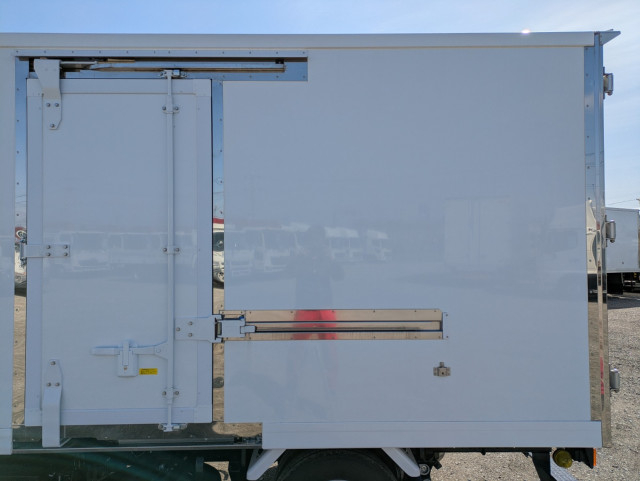Mitsubishi Fuso canter Small Freezer box_body 2RG-FBAV0(105345) 20枚目