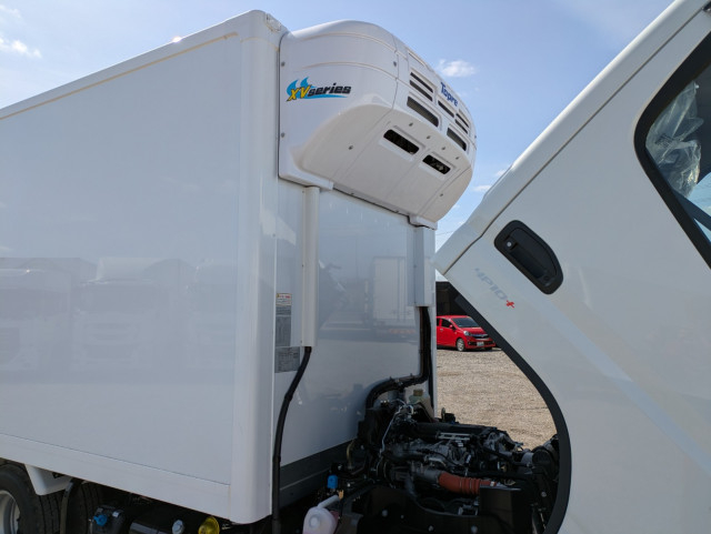 Mitsubishi Fuso canter Small Freezer box_body 2RG-FBAV0(105345) 43枚目