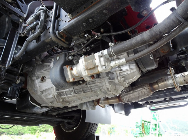 UDトラックス（日産） コンドル 中型 平ボディ（クレーン付） 2RG-BRR90S2(105367) 35枚目