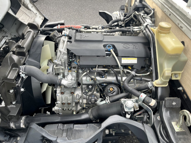 三菱ふそう キャンター 小型 平ボディ 2TG-FBA00(105377) 30枚目