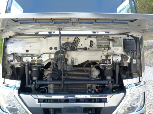 UDトラックス（日産） クオン 大型 平ボディ 2PG-CG5GA(105398) 8枚目