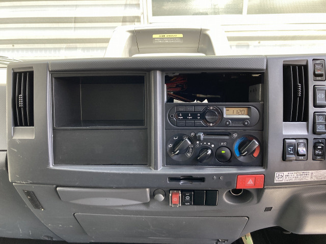いすゞ エルフ 小型 バン 2RG-NPR88YN(105423) 18枚目