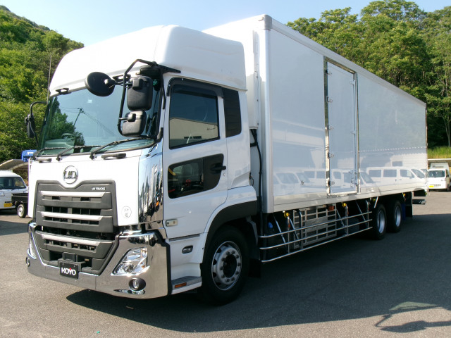 UDトラックス（日産） クオン 大型 冷蔵冷凍バン 2PG-CX5BA(105426) 1枚目