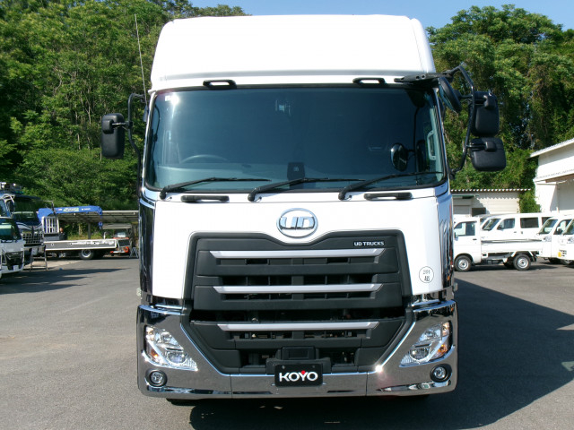 UDトラックス（日産） クオン 大型 冷蔵冷凍バン 2PG-CX5BA(105426) 3枚目