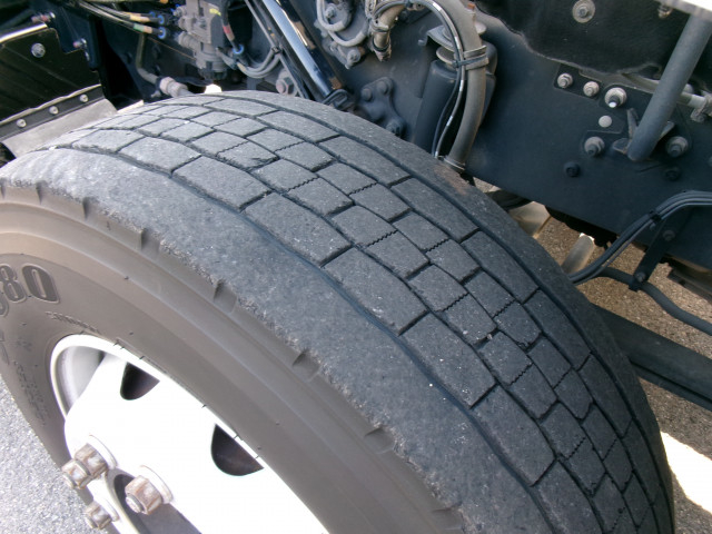 UDトラックス（日産） クオン 大型 冷蔵冷凍バン 2PG-CX5BA(105426) 34枚目