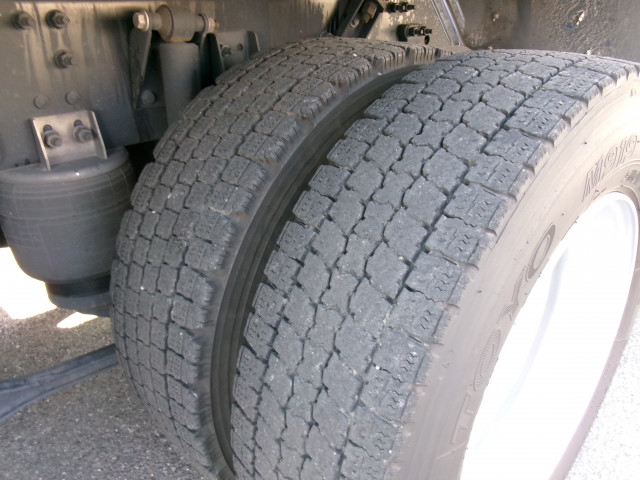 UDトラックス（日産） クオン 大型 冷蔵冷凍バン 2PG-CX5BA(105426) 37枚目