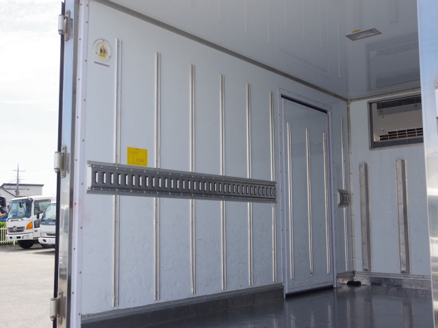 Mitsubishi Fuso canter Small Freezer box_body TPG-FBA50(105471) 14枚目