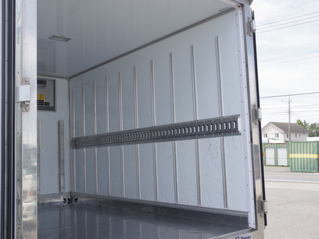 Mitsubishi Fuso canter Small Freezer box_body TPG-FBA50(105471) 15枚目