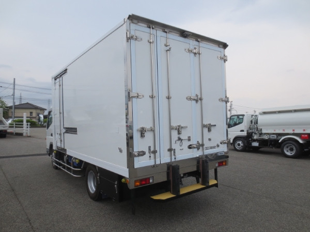 三菱ふそう キャンター 小型 冷蔵冷凍バン TPG-FEB50(105476) 5枚目