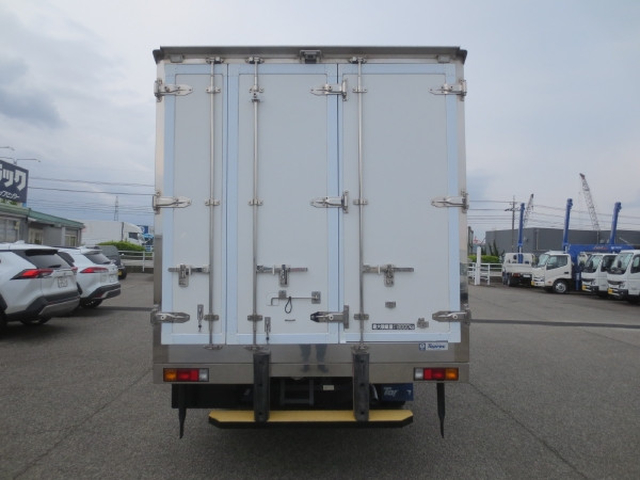 三菱ふそう キャンター 小型 冷蔵冷凍バン TPG-FEB50(105476) 7枚目