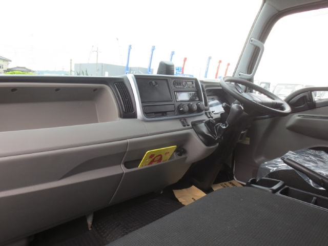 三菱ふそう キャンター 小型 冷蔵冷凍バン TPG-FEB50(105476) 18枚目