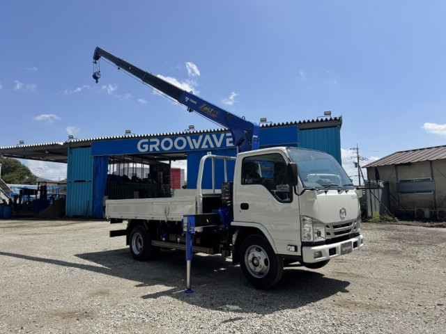 マツダ タイタン 小型 平ボディ（クレーン付） 2RG-LKR88R(105533) 3枚目