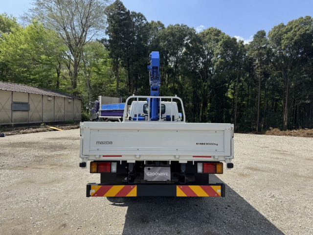 マツダ タイタン 小型 平ボディ（クレーン付） 2RG-LKR88R(105533) 8枚目