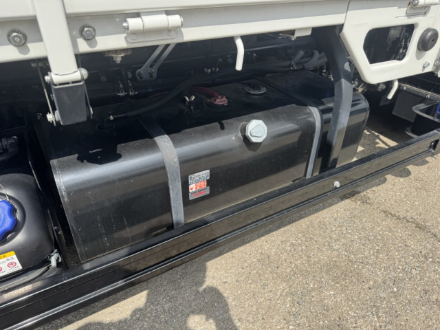 マツダ タイタン 小型 平ボディ（クレーン付） 2RG-LKR88R(105533) 29枚目