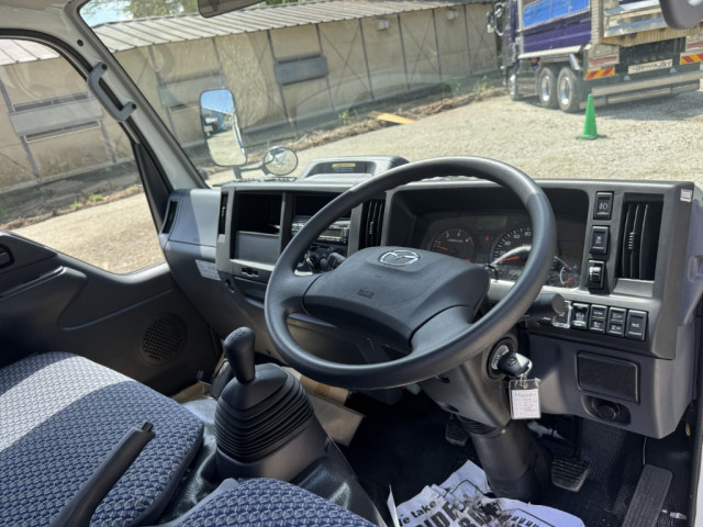 マツダ タイタン 小型 平ボディ（クレーン付） 2RG-LKR88R(105533) 33枚目