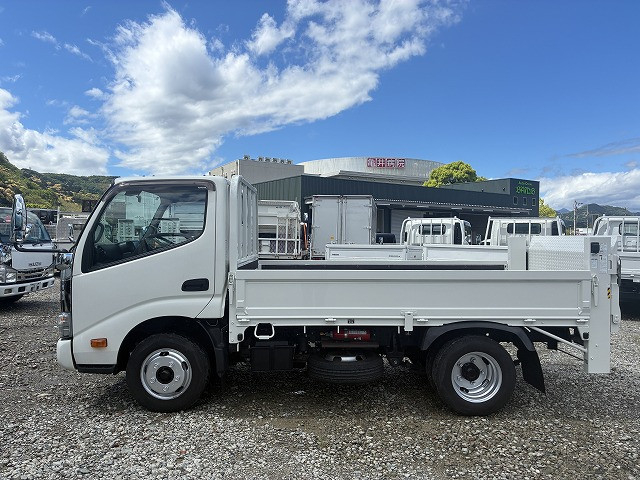 トヨタ ダイナ 小型 平ボディ 2RG-XZC605(105536) 4枚目