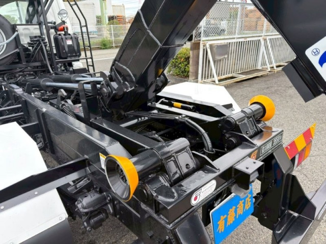 三菱ふそう ファイター 中型 コンテナ専用車 2KG-FK72F(105612) 9枚目