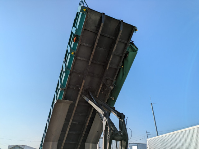 いすゞ ギガ 大型 土砂ダンプ QKG-CYM77A(105622) 12枚目