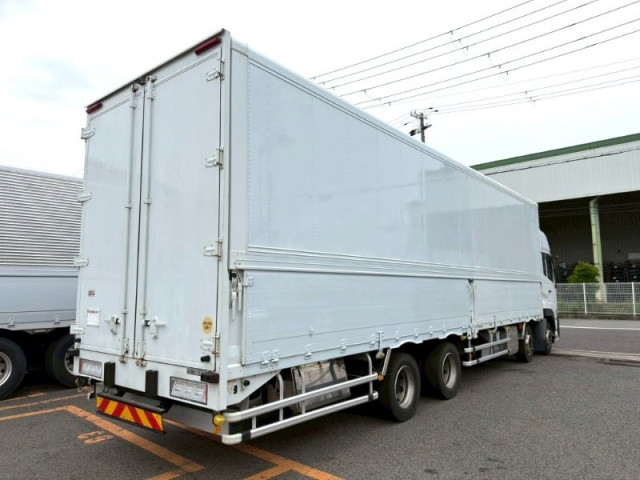 UDトラックス（日産） クオン 大型 ウィング 2PG-CG5CA(105672) 3枚目