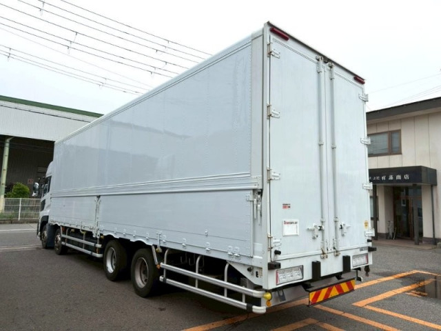 UDトラックス（日産） クオン 大型 ウィング 2PG-CG5CA(105672) 4枚目