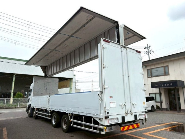 UDトラックス（日産） クオン 大型 ウィング 2PG-CG5CA(105672) 8枚目