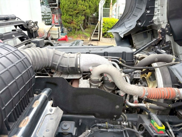UDトラックス（日産） クオン 大型 ウィング 2PG-CG5CA(105672) 28枚目