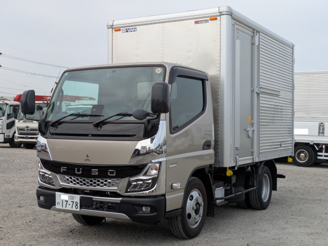 三菱ふそう キャンター 小型 バン 2RG-FBAV0(105692) 1枚目
