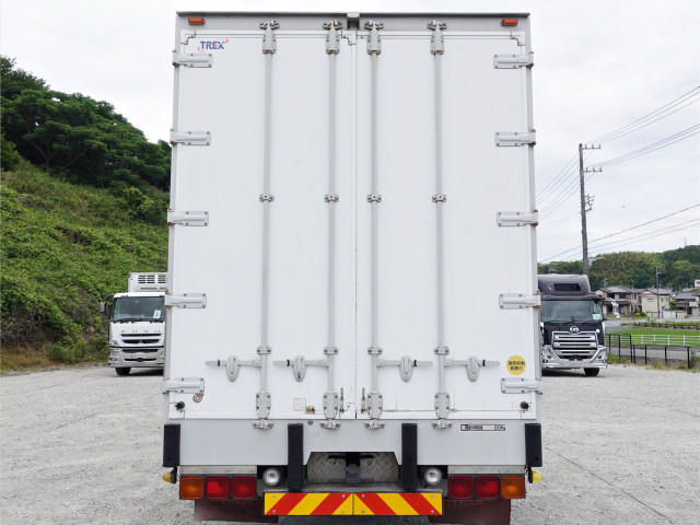 UDトラックス（日産） クオン 大型 ウィング QKG-CG5ZA(110337) 12枚目