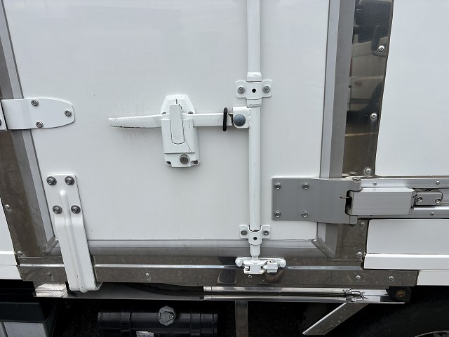 いすゞ エルフ 小型 冷蔵冷凍バン 2RG-NLS88AN(105772) 6枚目