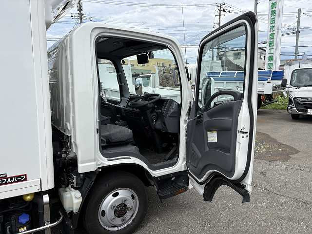 いすゞ エルフ 小型 冷蔵冷凍バン 2RG-NLS88AN(105772) 50枚目