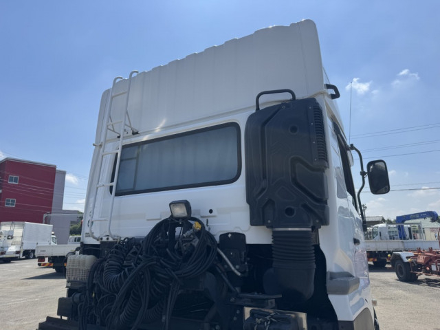 UDトラックス（日産） クオン 大型 トラクタ 2PG-GK5AAB(105785) 16枚目