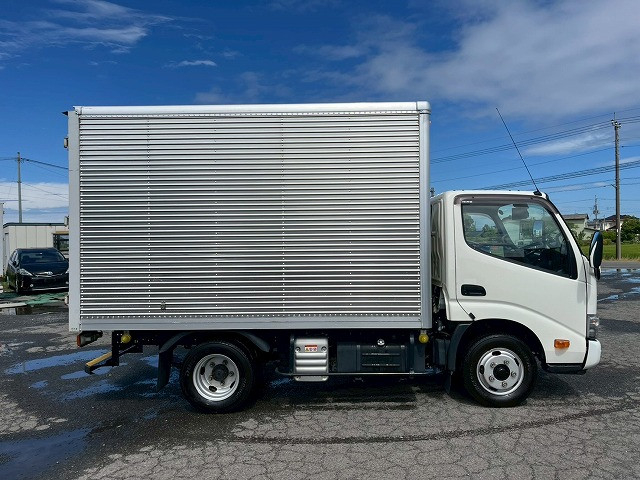 日野 デュトロ 小型 バン 2RG-XZC605M(105851) 6枚目
