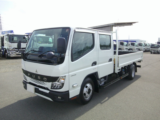 三菱ふそう キャンター 小型 Wキャブ 2RG-FEA20(105855) 1枚目