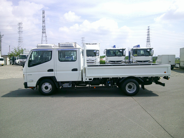 三菱ふそう キャンター 小型 Wキャブ 2RG-FEA20(105855) 8枚目