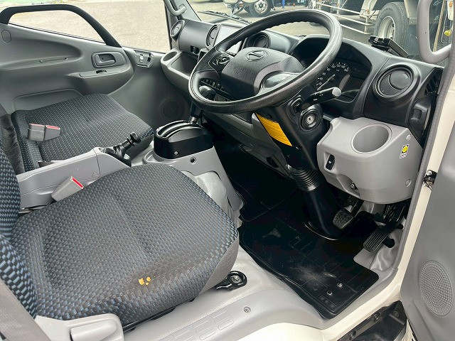日野 デュトロ 小型 バン 2RG-XZC605M(105859) 19枚目