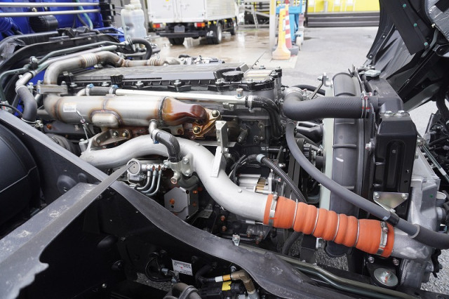 三菱ふそう ファイター 増トン 平ボディ（クレーン付） 2KG-FK62FZ(105873) 15枚目