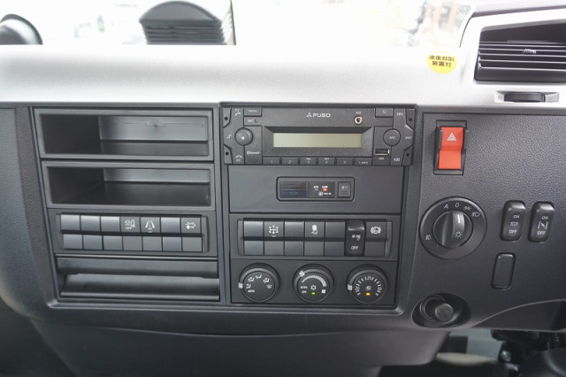 三菱ふそう ファイター 増トン 平ボディ（クレーン付） 2KG-FK62FZ(105873) 33枚目