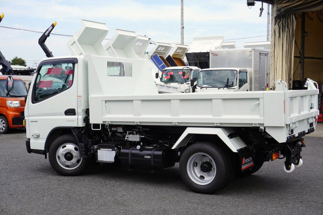 三菱ふそう キャンター 小型 土砂ダンプ 2RG-FBA60(105876) 7枚目