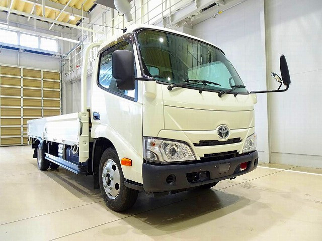 トヨタ ダイナ 小型 平ボディ 2PG-XZU655(105895) 2枚目