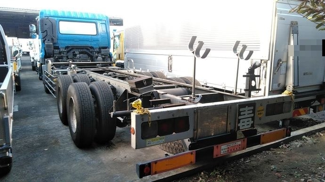 UDトラックス（日産） ビッグサム 大型 キャブ付きシャーシ ADG-CD4YA(3725) 5枚目
