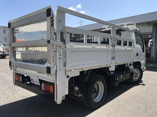 いすゞ エルフ 小型 平ボディ 2RG-NKR88A(111681) 8枚目